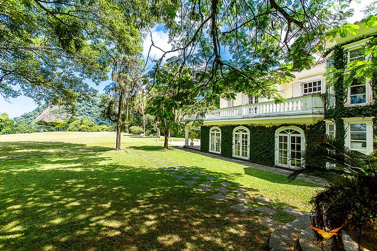 Incrível mansão na floresta para eventos