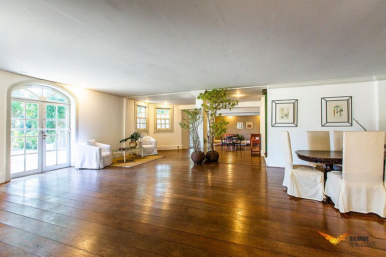 Incrível mansão na floresta para eventos