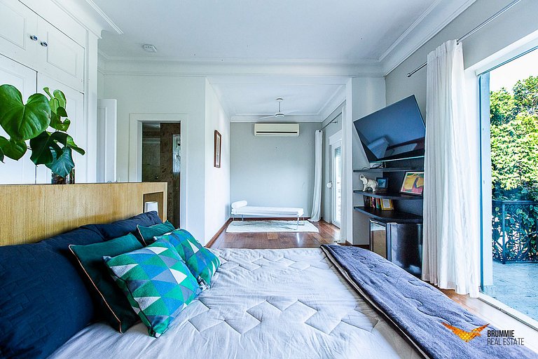 Charming Mansion in Santa Teresa