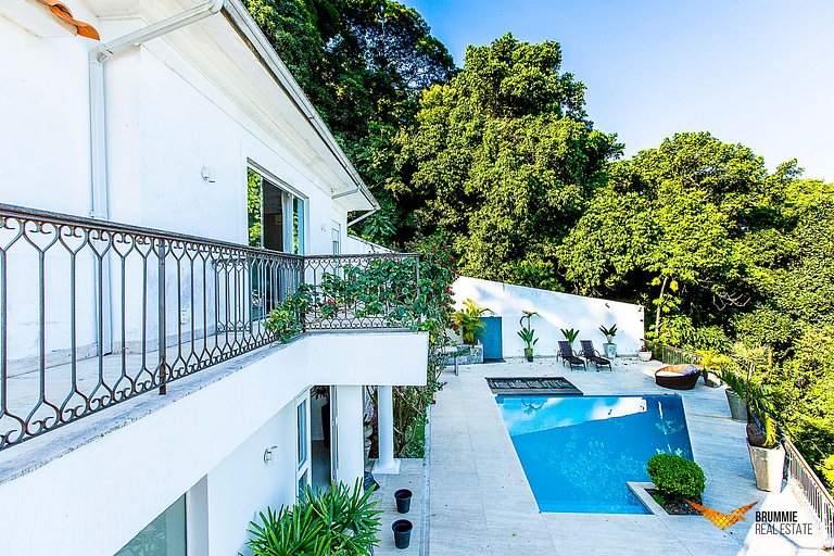 Charming Mansion in Santa Teresa