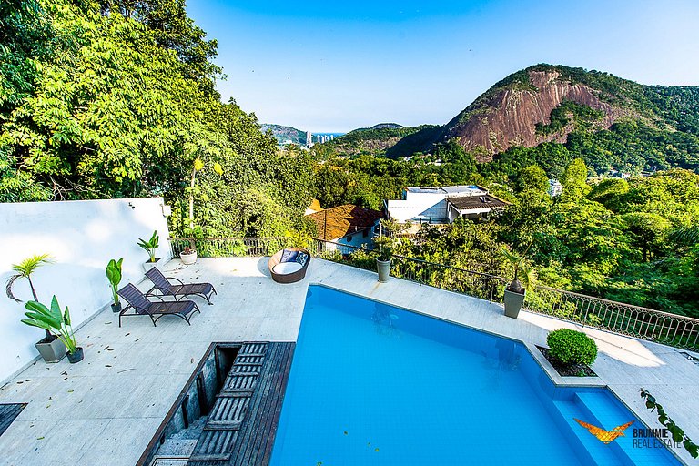 Charming Mansion in Santa Teresa