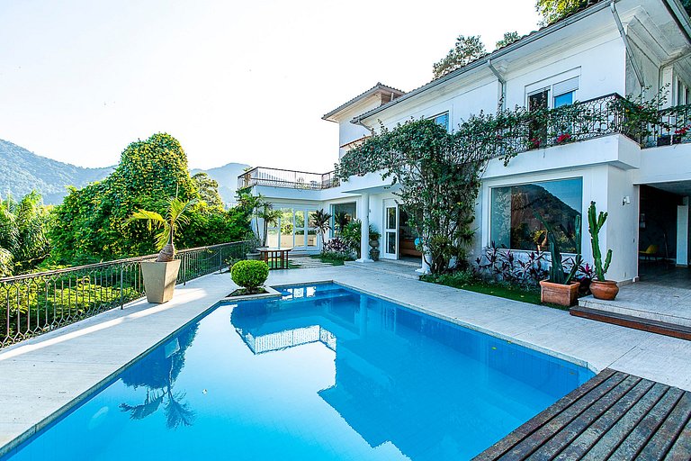Charming Mansion in Santa Teresa