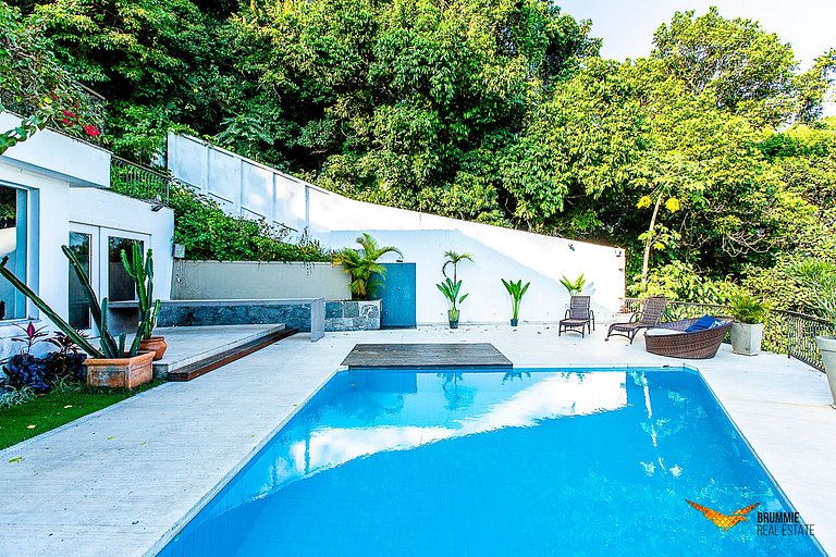 Charming Mansion in Santa Teresa