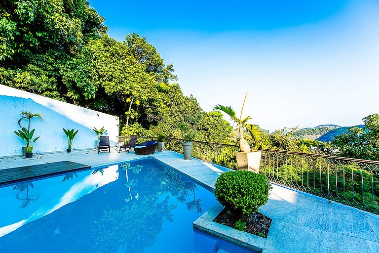 Charming Mansion in Santa Teresa