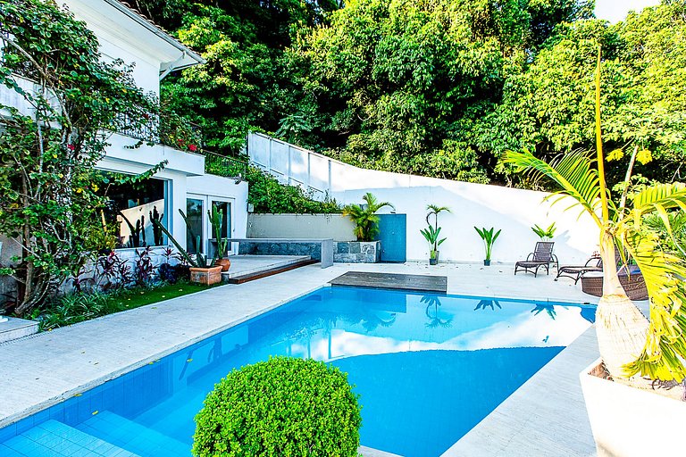 Charming Mansion in Santa Teresa