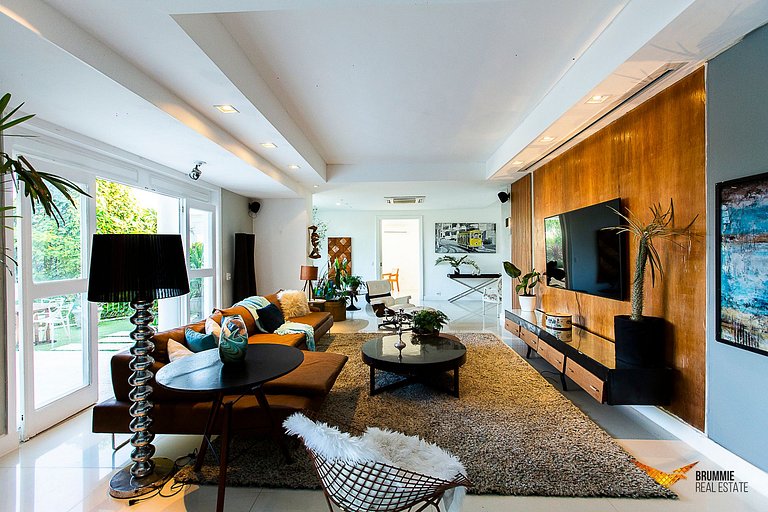 Charming Mansion in Santa Teresa