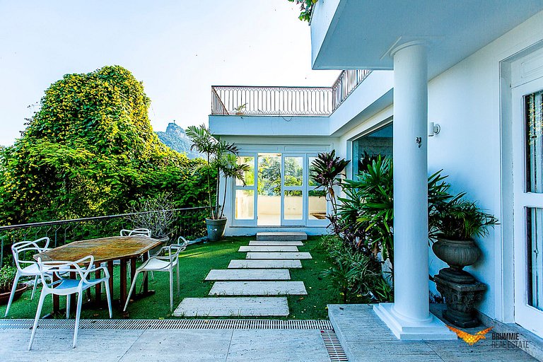 Charming Mansion in Santa Teresa