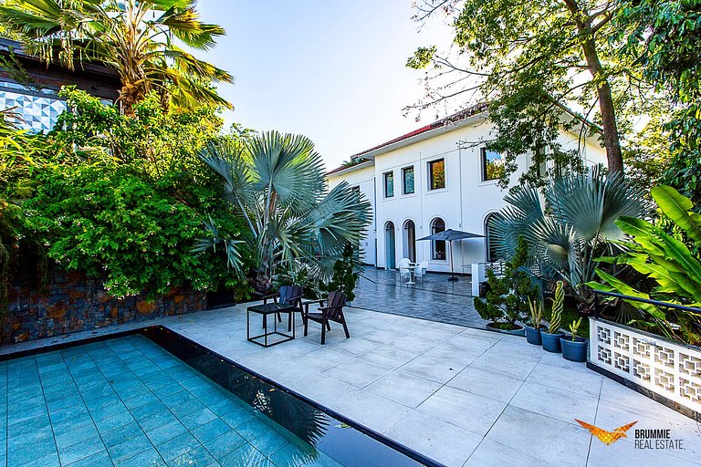 A Sophisticated Oasis Where Nature Meets Design