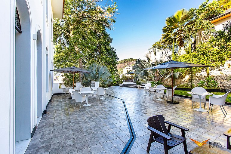 A Sophisticated Oasis Where Nature Meets Design