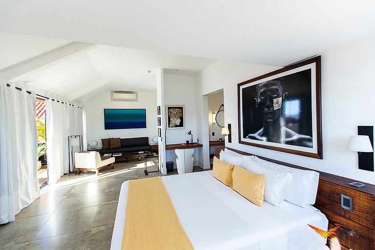 Enorme Mansão com Decoração Contemporânea