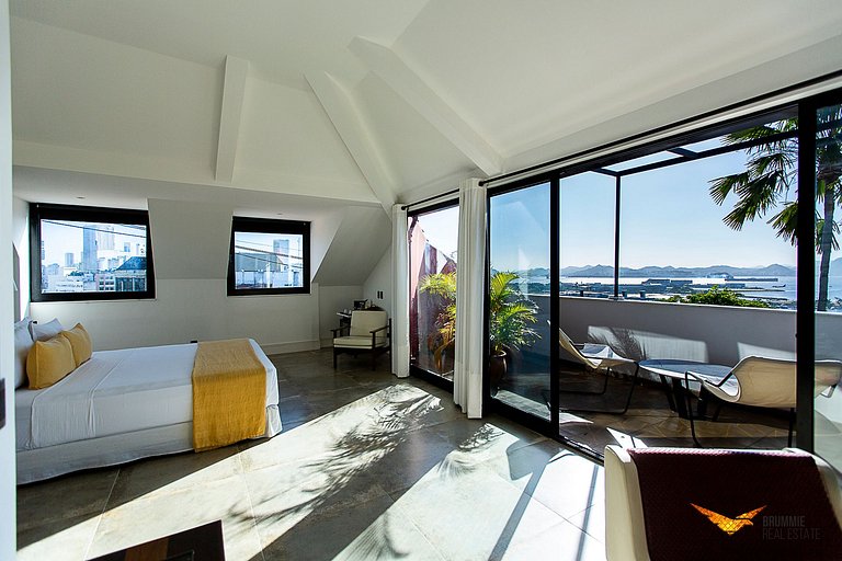 Enorme Mansão com Decoração Contemporânea