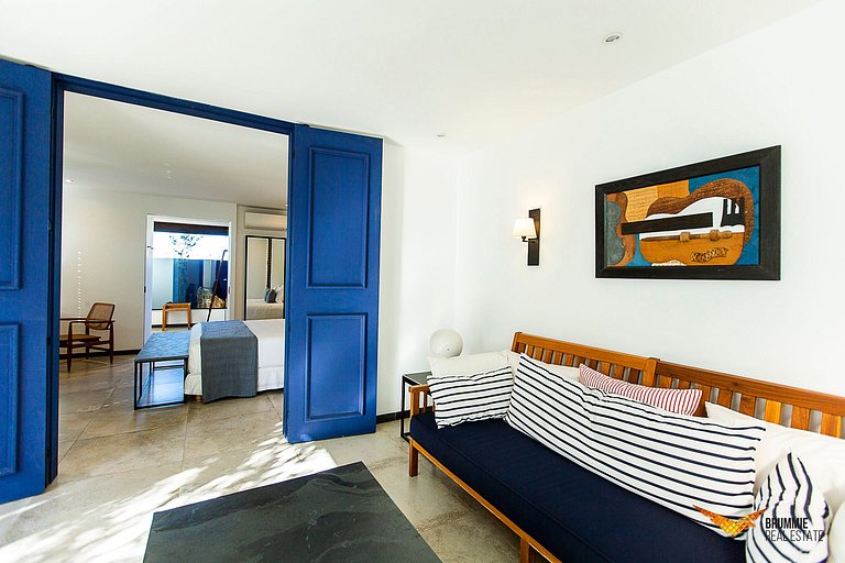 Enorme Mansão com Decoração Contemporânea