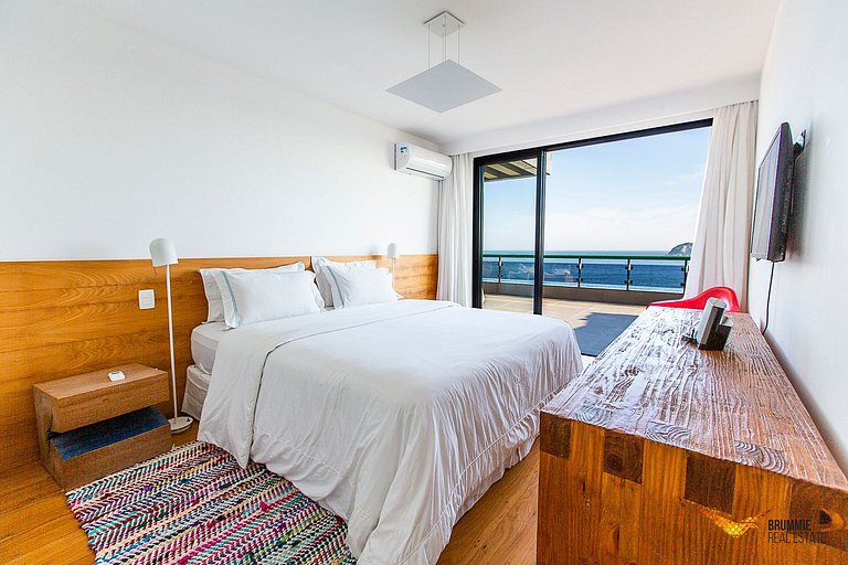 Beautiful Penthouse on Barra da Tijuca Beach