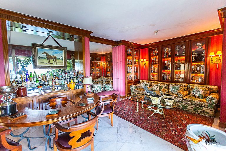One of the Largest Penthouses in the World — 4,000m² of Icon
