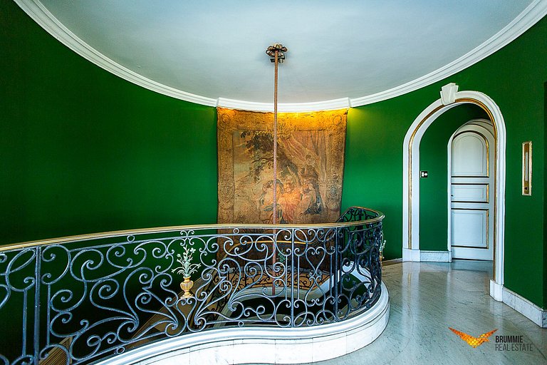 One of the Largest Penthouses in the World — 4,000m² of Icon