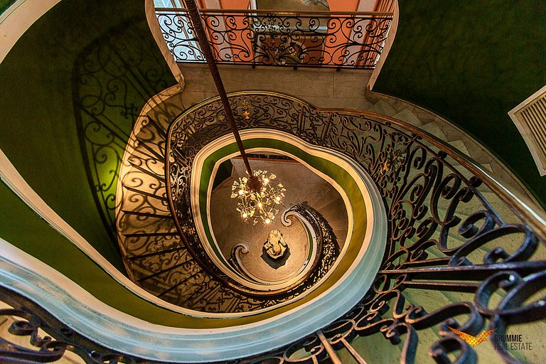 One of the Largest Penthouses in the World — 4,000m² of Icon