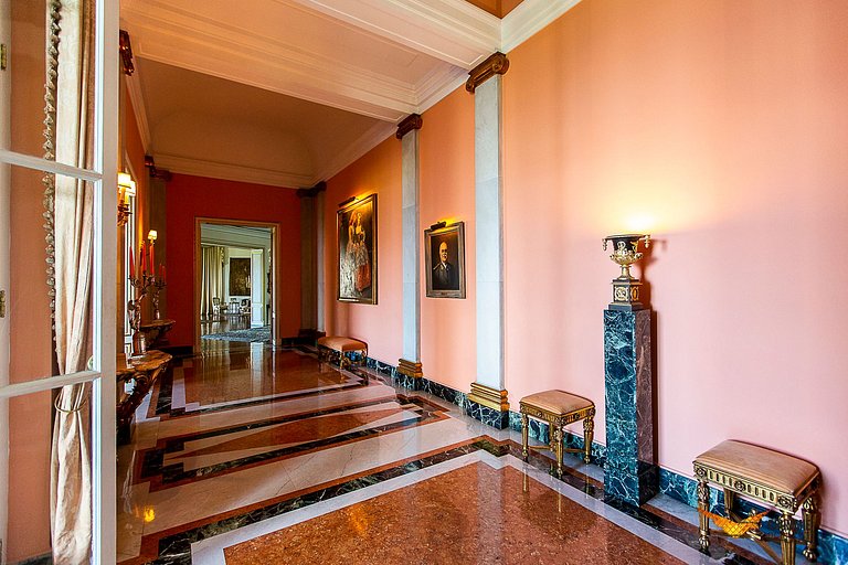 One of the Largest Penthouses in the World — 4,000m² of Icon