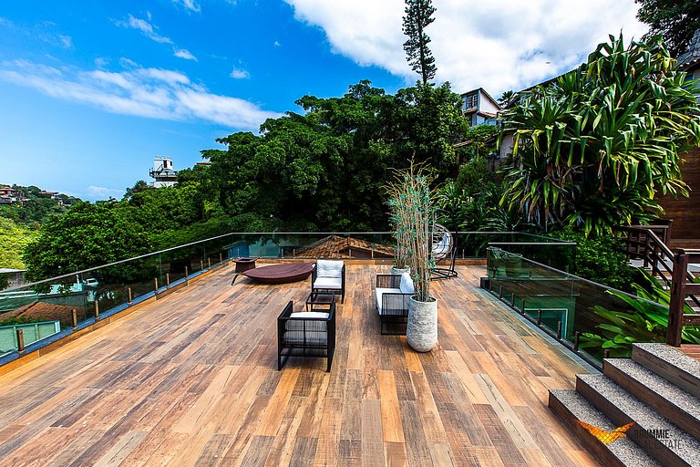 Spectacular 6 bedroom mansion in Joá