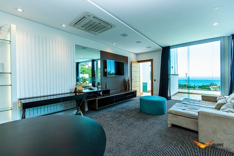Spectacular 6 bedroom mansion in Joá