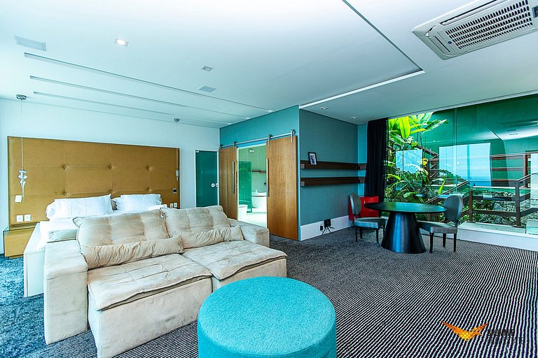 Spectacular 6 bedroom mansion in Joá