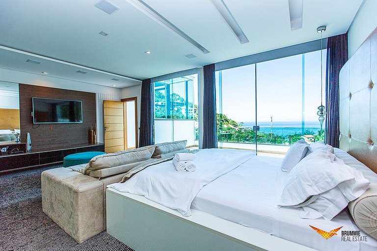 Spectacular 6 bedroom mansion in Joá
