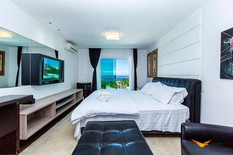 Spectacular 6 bedroom mansion in Joá