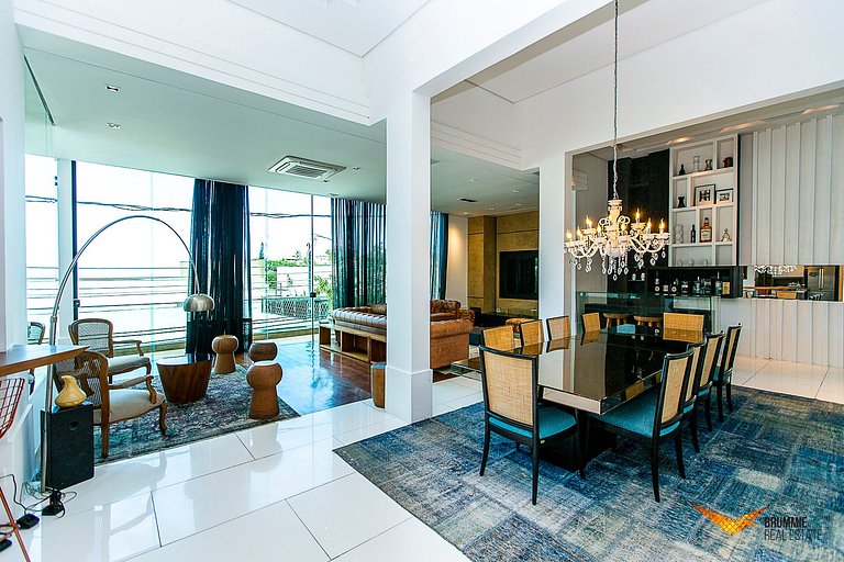 Spectacular 6 bedroom mansion in Joá