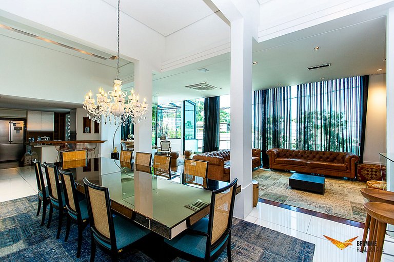 Spectacular 6 bedroom mansion in Joá