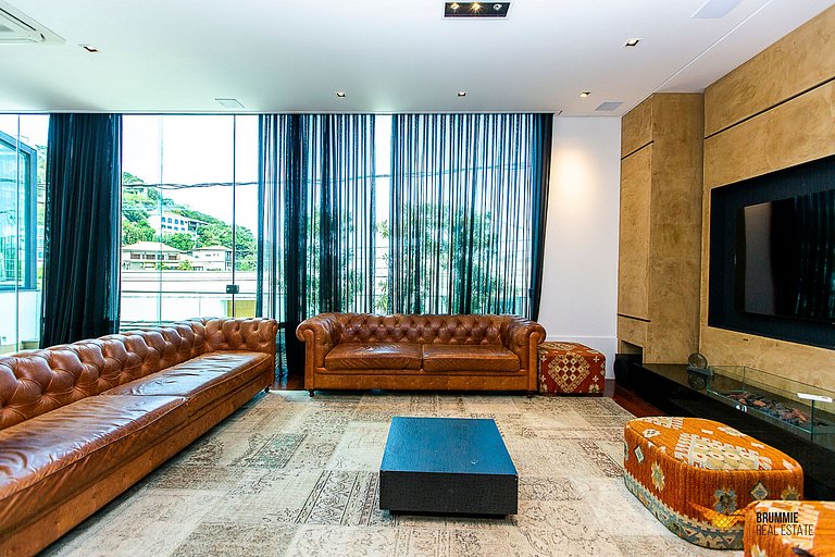 Spectacular 6 bedroom mansion in Joá