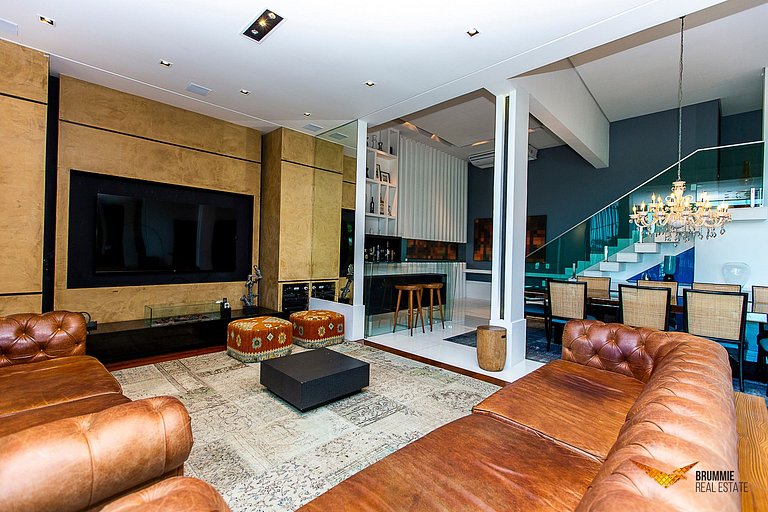 Spectacular 6 bedroom mansion in Joá