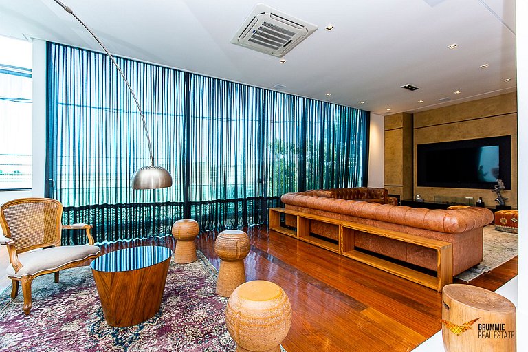 Spectacular 6 bedroom mansion in Joá