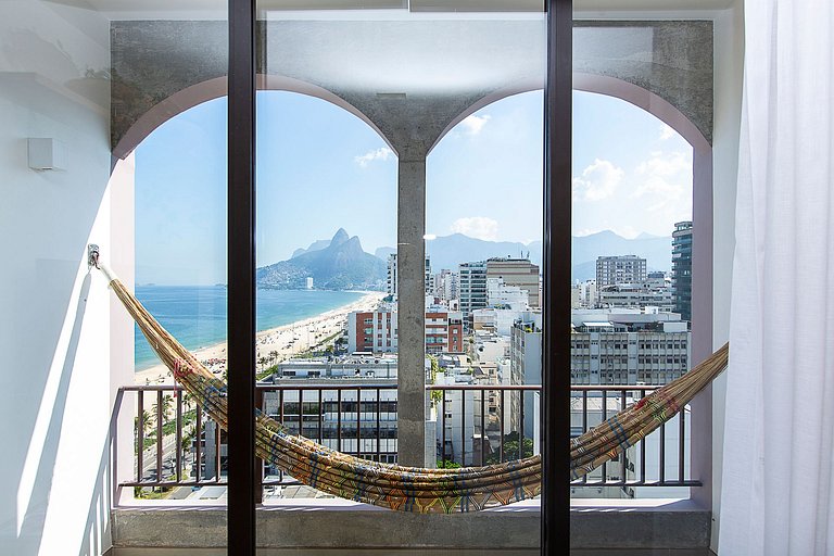 Cobertura Duplex com Vista Deslumbrante em Ipanema