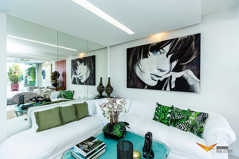 Stylish Penthouse in the Heart of Leblon