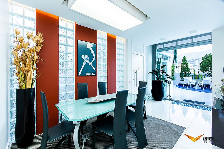 Stylish Penthouse in the Heart of Leblon