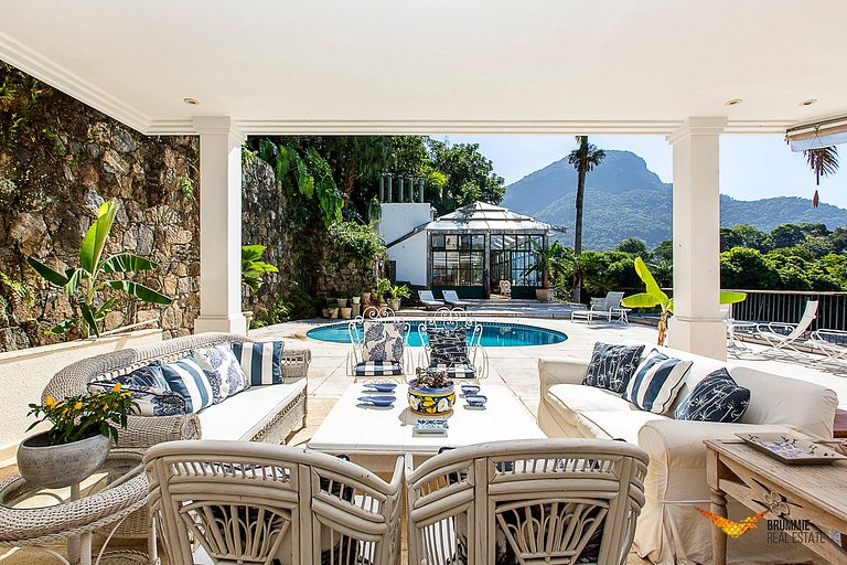 Incredible Mansion for Filming in Joá