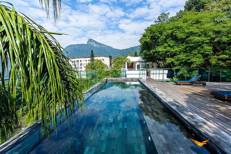 Panoramic Hilltop Retreat in Santa Teresa