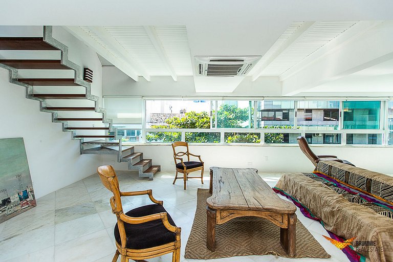 Penthouse in Leblon - steps from the beach