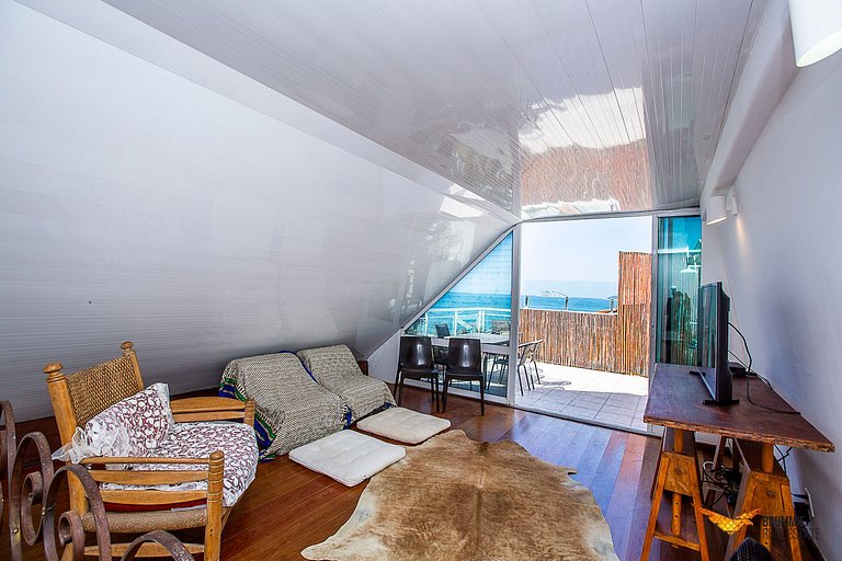 Penthouse in Leblon - steps from the beach