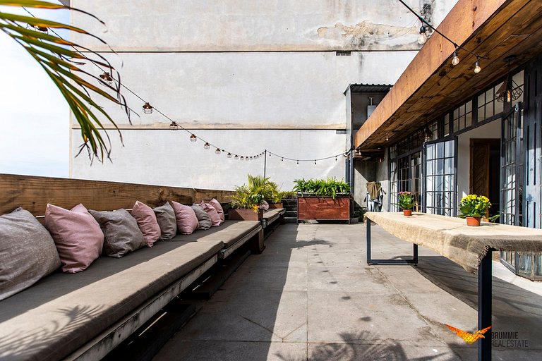 Art-Deco Inspired Mansion in Copacabana