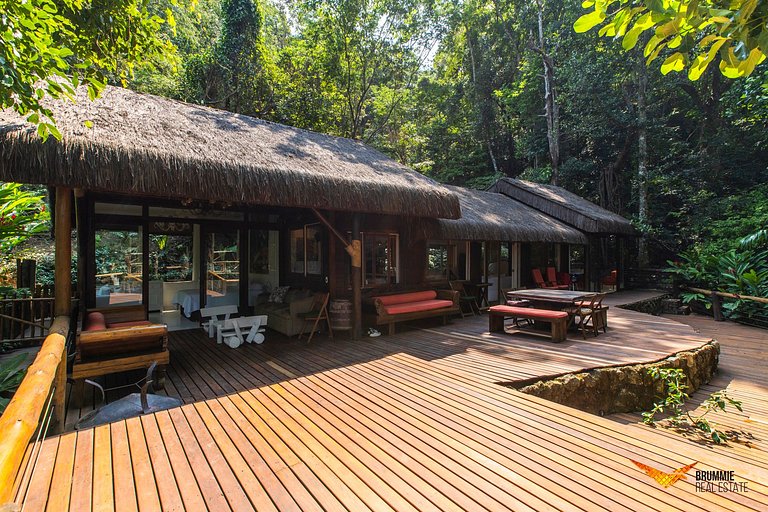 Beautiful House in the Gávea Forest