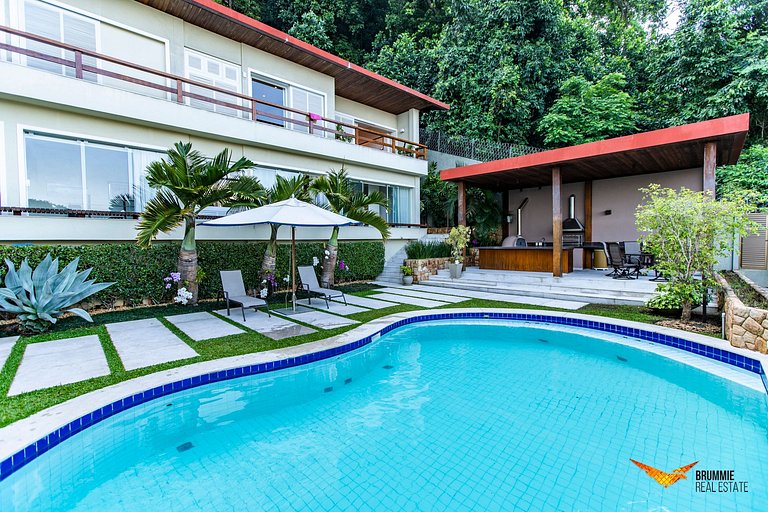 Stunning Mansion in São Conrado