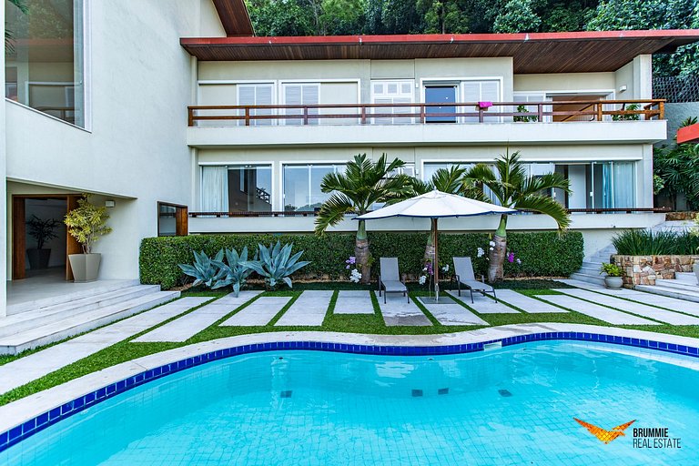 Stunning Mansion in São Conrado