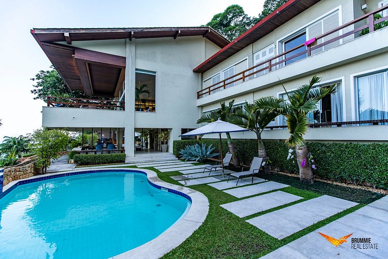 Stunning Mansion in São Conrado
