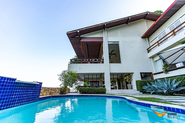 Stunning Mansion in São Conrado