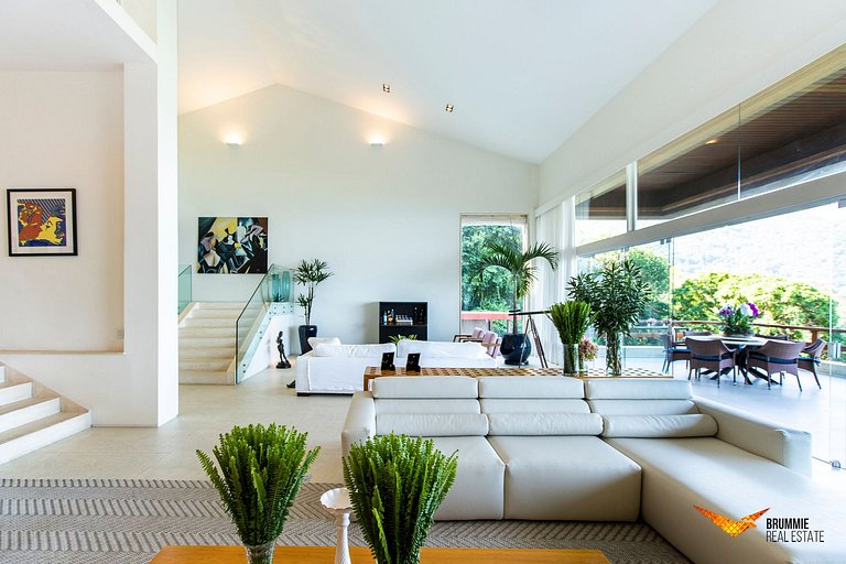 Stunning Mansion in São Conrado