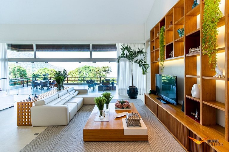 Stunning Mansion in São Conrado