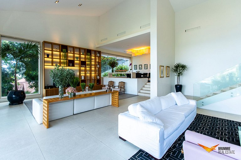 Stunning Mansion in São Conrado