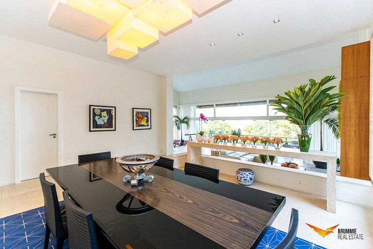 Stunning Mansion in São Conrado