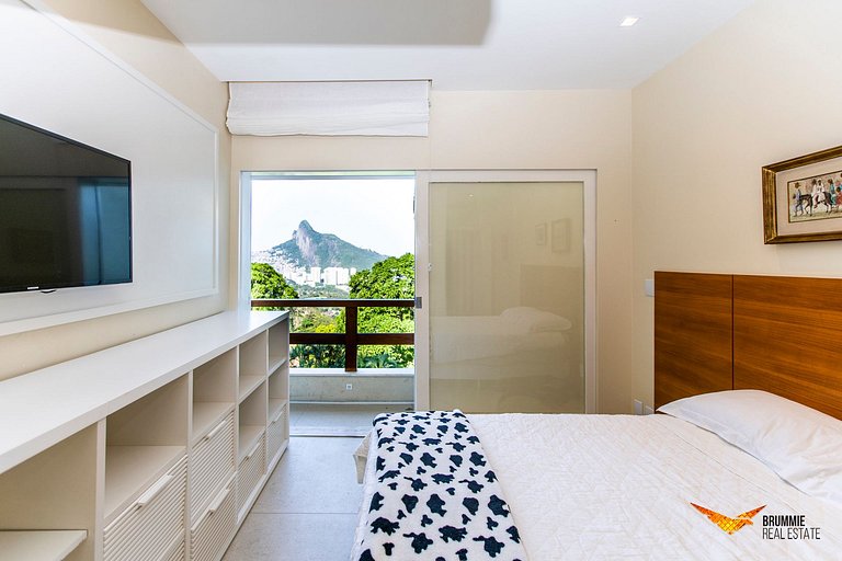 Stunning Mansion in São Conrado