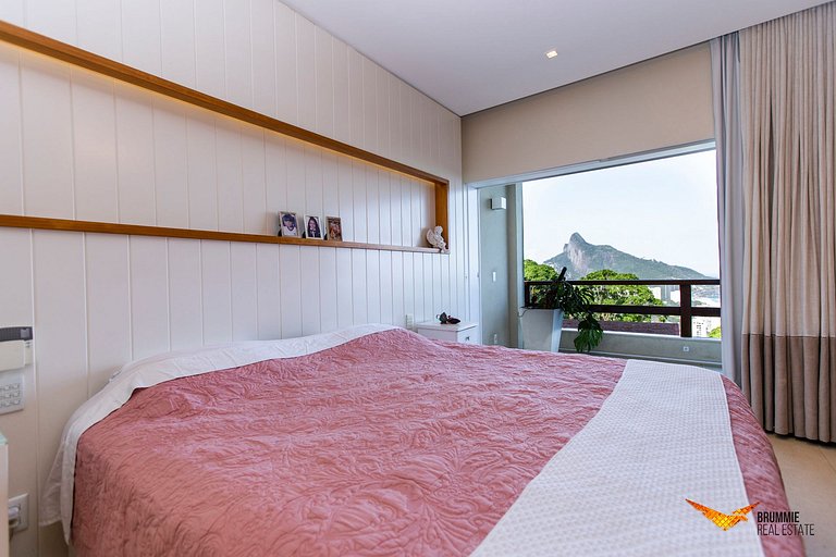 Stunning Mansion in São Conrado